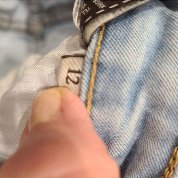 7 For All Mankind Light Blue Denim Shorts - Picture 6 of 6